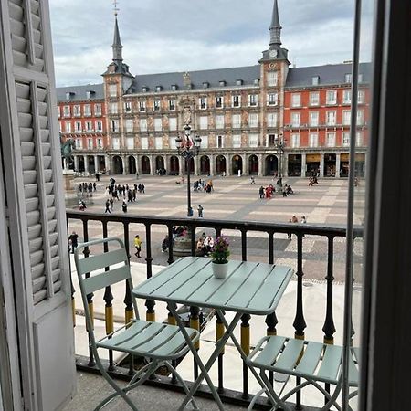 Plaza Mayor Madrid Exterior photo